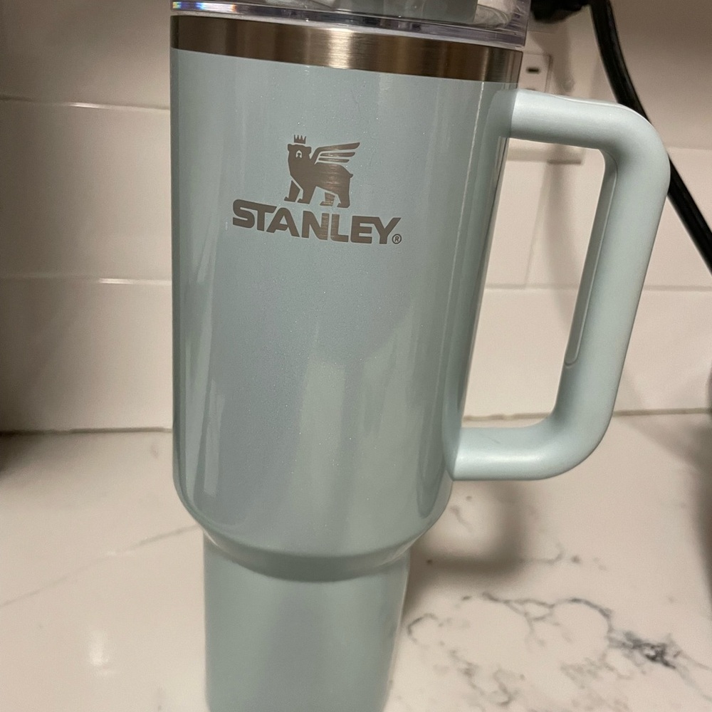 Stanley blueberry milk 40oz new